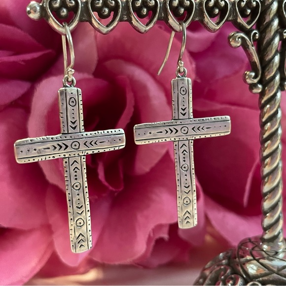 Silpada Cross ‘Ideal’ Sterling Silver Etched Engraved Earrings W3070 - Picture 3 of 13